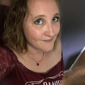 Meet your Posher, Karine